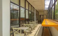 Great Deal Studio at Dave Apartment Near Campus