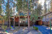 Sky Chalet 3 Bedroom Cabin by Redawning - Chalets