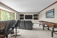 Indoor Pool&Hot tub, Game Room, Sauna, Movie Room - 4-Star