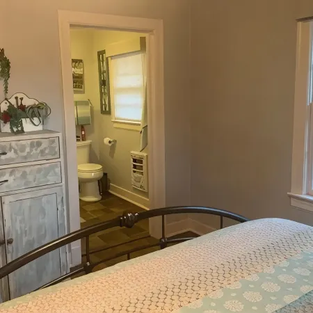 Cozy Apartment Located in Downtown Laurel