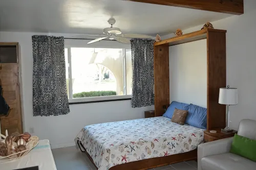 Casita Canal臨運河一室公寓，帶泳池 - 公寓