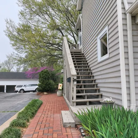 Renovated 1BR - 3 Block Walk to Casino - Clean, Quiet, Safe & Guest-Favorite