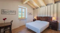 Villa in the vineyards overlooking the mountains