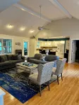 Blackbeard’s Lakefront Bungalow - convenient location with year-round lake views - 3-Star