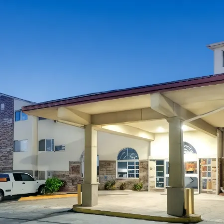 Super 8 by Wyndham Kansas City