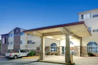Super 8 by Wyndham Kansas City カンザス・シティーのホテル