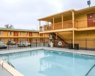 Quality Inn Tallahassee Near University - Parking