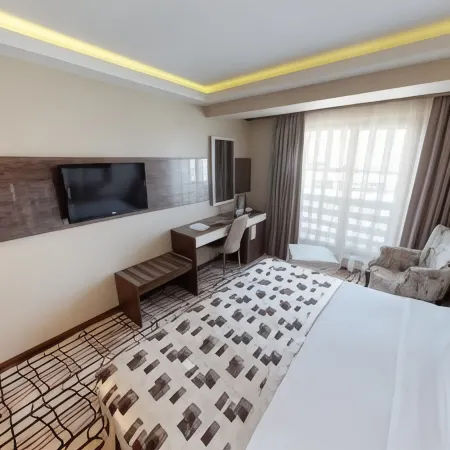 Green Prusa Hotel