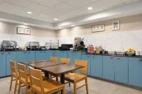 Country Inn & Suites by Radisson, Camp Springs (Andrews Air Force Base), MD - servizio colazione