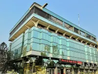 Hotel de Papae Hotels near F-6 Sector