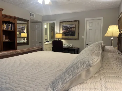Spacious 3 bed 2 bath condo close to Memorial Park, Five-points, & UGA in Athens - Kitchen
