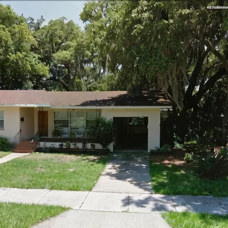 Comfy Safe Quiet Haven, Dog Friendly!  2 Miles to Downtown or to Vilano Beach