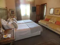 The Vineyard Country House - parking