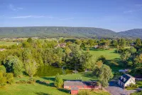 Lakefront, Swim, Fish, Kayak, fire pit, star gazing, pet friendly. All on site! - Swimmingpools