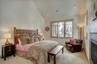 Peak 8 Luxury- 6Bed /6.5Baths Sleeps 14 in 11 beds, Hot tub + Sauna + Pool table - 4-Star