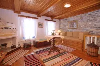 Villa Yiannoula with Amazing Sea View at Skopelos Old Port !!! - Bjergudsigt