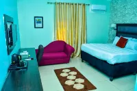Shamrock Manor the Residence Benin City - parking