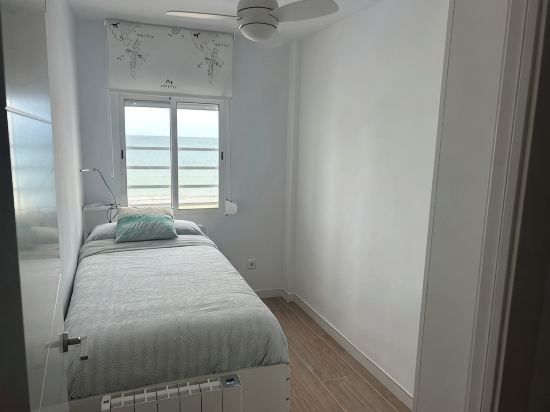 Charming 2-bedroom apartment with AC, WiFi in lovely Mar y Naranjo