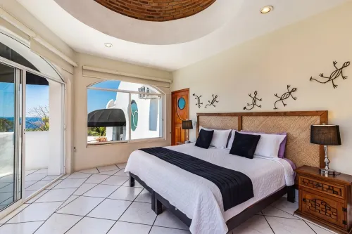 Oceanview FAST WiFi Private Yard Pool Executive Chef Staff Amazing Views - Villas
