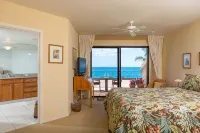 Beachfront  / Corner  / Renovated / 2nd floor condo unit: F-204 - 프라이빗 풀