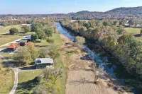 Southern Grace on the Caddo - on the River! with Hot Tub!