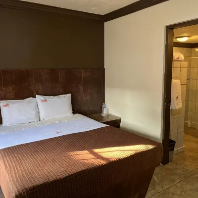 Hotel Hacienda Hotels near Plaza Civica