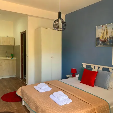 Cozy Studio with Terrace- Street view