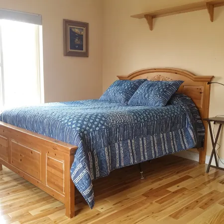 5-star 3-bedroom home with theater and hot tub!