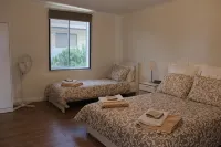 Cosy 3 bedroom cottage in the centre of Kingscote - Homestays