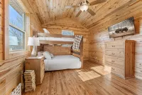 Cozy Jasper Cabin w/ Hot Tub & Fire Pit