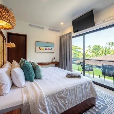 Brand New Luxury Spacious 12 Bedroom Ocean Front Luxury Villa South Jaco.
