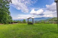 STUNNING MTN / RIVER VIEWS! 4bed/ 3bath  Hot tub, Firepit <15 min to Bryson City - Gym