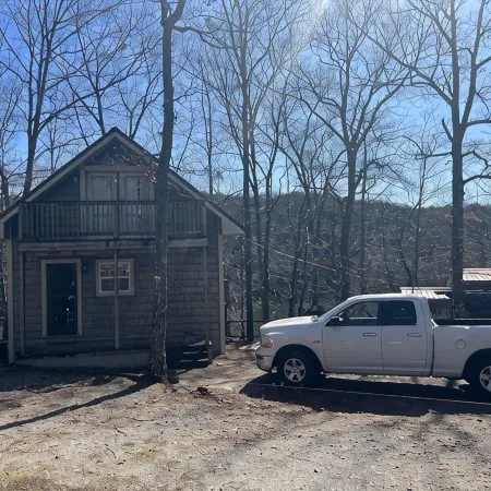 Boo Boo's Cabin - Charming Lake Front Cabin located 5 miles to Helen, GA!