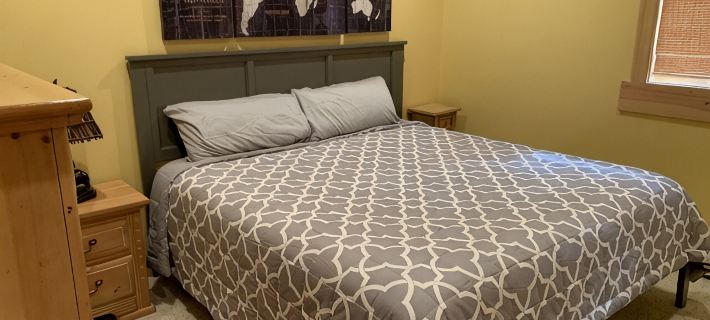 Large Big Sky Condo, sleeps 12-14. Close to Yellowstone and world class skiing! Hotels in Big Sky
