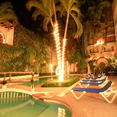 Los Arcos Suites