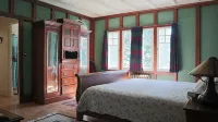 Historic Point Comfort Lodge on Upper Klamath Lake at Rocky Point - 4-Star