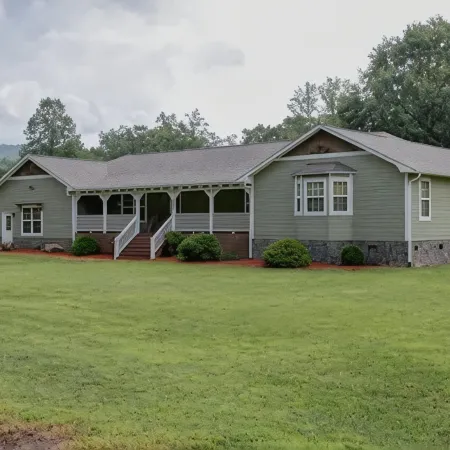 Deep Creek Apt#2, 2Bd/2Ba, A+ location just a mile from Nat Park, Train, Bryson