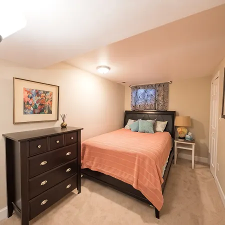 COZY Lower Level 3 Bedroom Private Suite in South Boulder