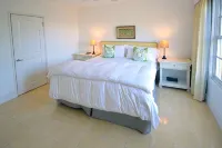 Superb 2 Bedroom/2 Bath Beachfront Condo in Tower Isle, Near Ocho Rios - Wifi