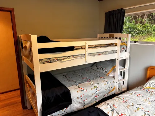 Little Kaiteriteri Rose's bach -3min walk to beach - 2-Star