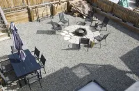 Mountain Haus w/ HOT TUB & large backyard w/firepit. Only 7 mins to downtown - Хоумстей