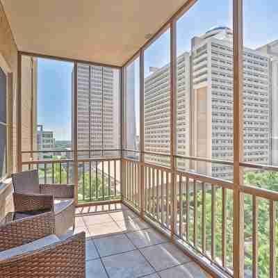 Short Walk to World Cup / Downtown Attractions! Others
