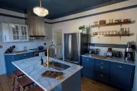 Vermont Downtown Oasis - Two Bedroom in Picturesque Downtown - Homestays