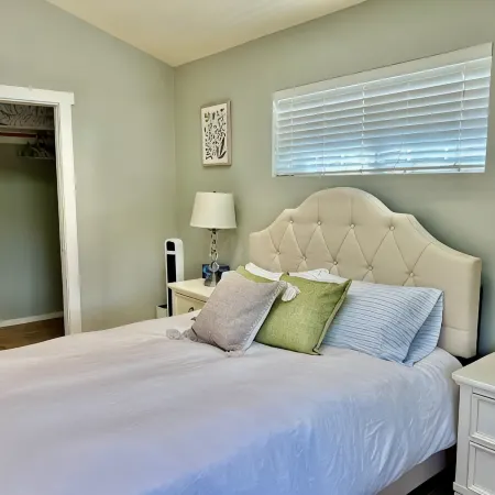 Cozy and quiet Detached unit 1 bedroom in Beaverton area