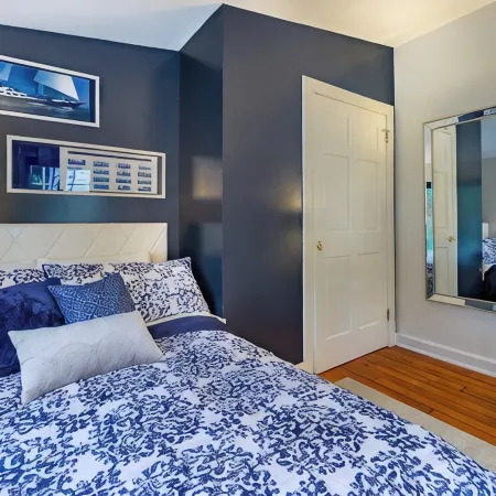 Walking distance to Navy Stadium! No cleaning fees!