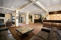Chinook Motel - parking