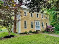 Charming renovated historical farmhouse in the heart of wine country! - Wi-Fi