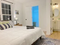 Cozy townhome with TWO KING and ONE QUEEN Beds - balcony