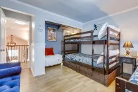 Orange Home with 2 King Bedrooms - Fun Patio Area - balcony