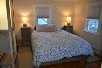 In-Town Kennebunk - Walk to Cafes/Restaurants/Shops, Beaches Minutes Away - breakfast